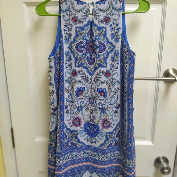 Ladies Sleeveless Dress - Picture 2 of 9